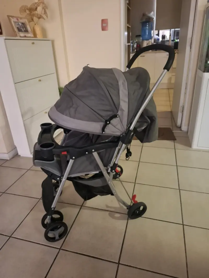 Coche de bebé gris - 3