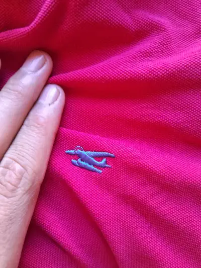 Polera roja con bordado - miniatura 1