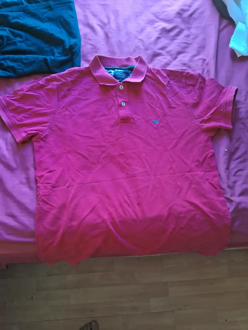 Polera roja con bordado - 4