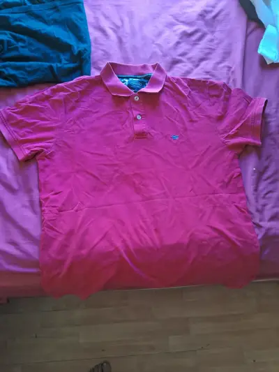 Polera roja con bordado - miniatura 4