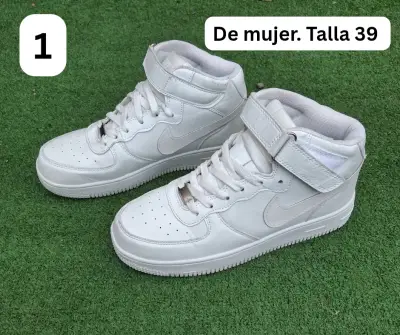 Zapatillas blancas de mujer Nike - miniatura 1
