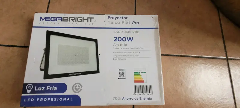 Proyector LED MegaBright 200W - 1