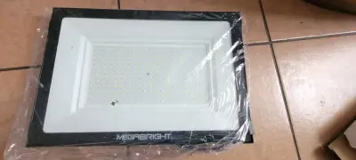 Proyector LED MegaBright 200W - miniatura 2