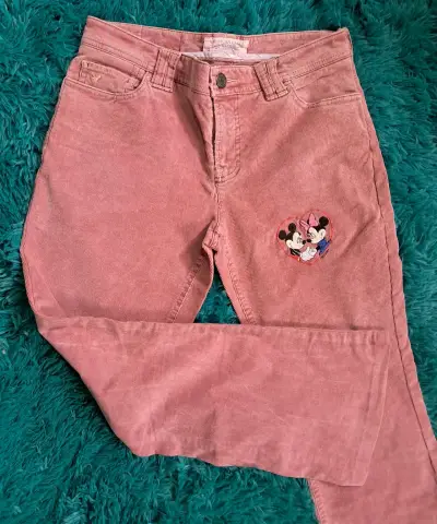 Pantalones rosados con bordado - miniatura 3