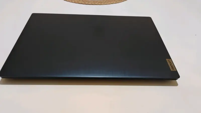 Laptop Lenovo 14 pulgadas - 6