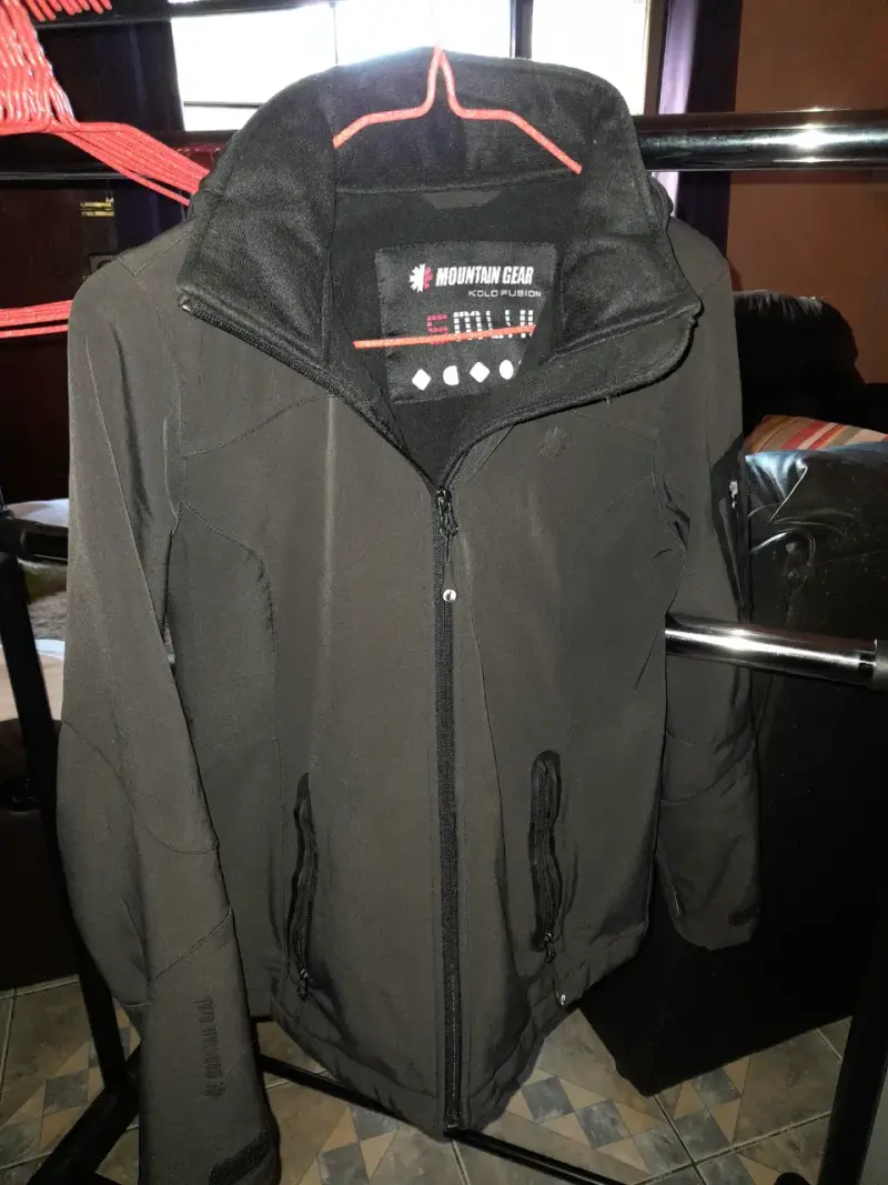 Chaqueta negra Mountain Gear - 1