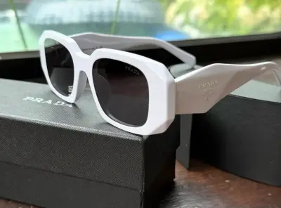 Gafas de sol Prada blancas - miniatura 1