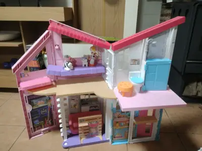 Casa de muñecas excelente estado - miniatura 2