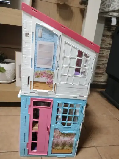 Casa de muñecas excelente estado - miniatura 4