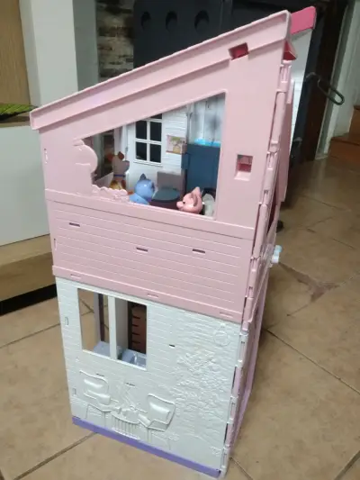 Casa de muñecas excelente estado - miniatura 5