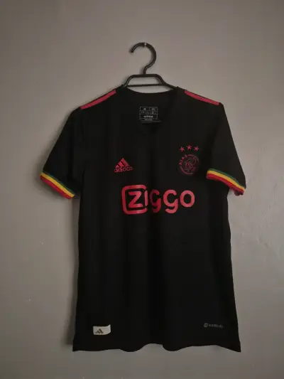 Camisetas de futbol retro y actuales - miniatura 2
