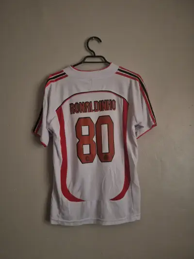 Camisetas de futbol retro y actuales - miniatura 6