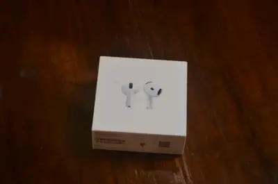 Air Pods 4 Originales Cancelación de ruido - miniatura 3