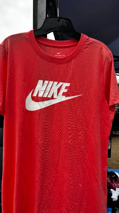Polera Nike roja - miniatura 1