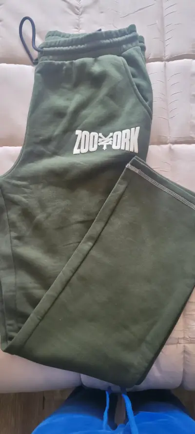 Pantalones deportivos verde Zoo York - miniatura 1