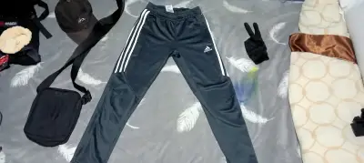 Pantalón deportivo negro Adidas - miniatura 1