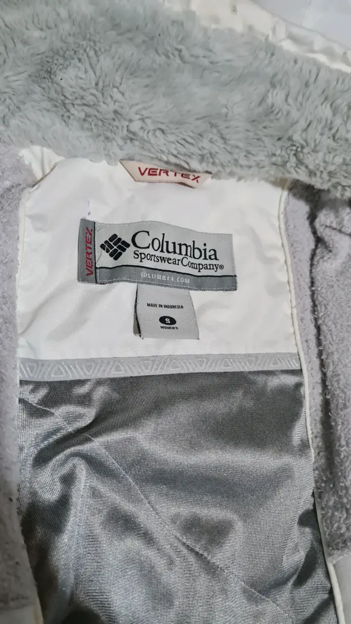 Chaqueta impermeable beige - 4