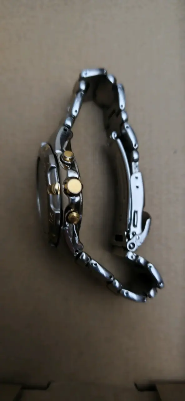 Reloj cronógrafo Seiko dorado y plateado - 3