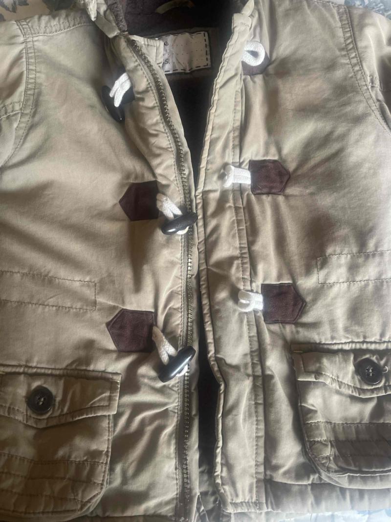 Chaqueta beige con capucha de piel - 3