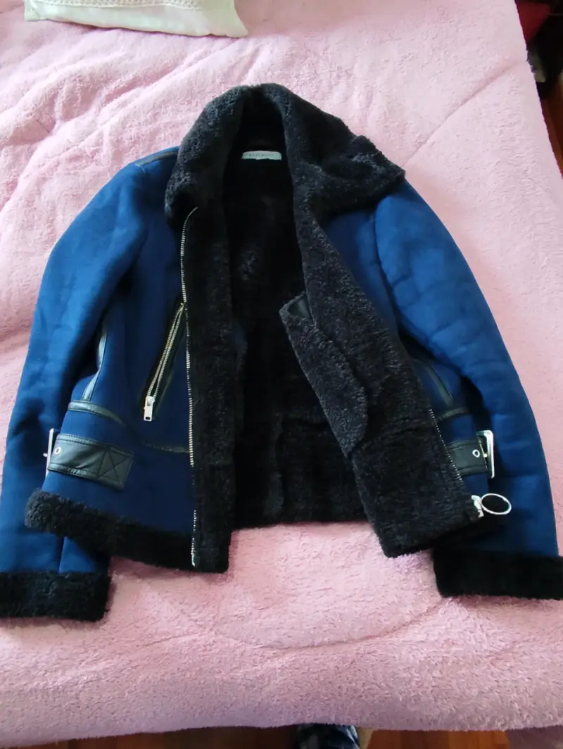 Chaqueta azul con cuello forrado - 2