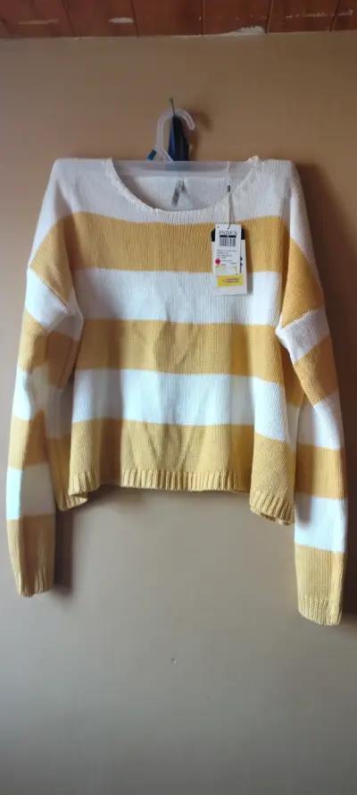 Suéter a rayas blanco y amarillo - miniatura 1