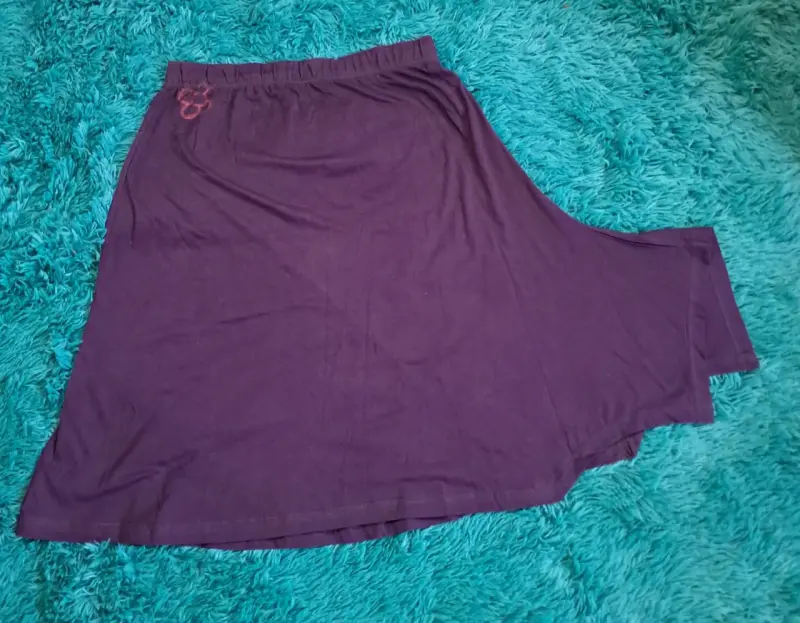 Falda morada con diseño floral - 2