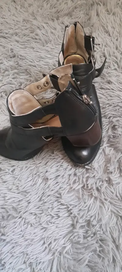 Botines negros de cuero - miniatura 3