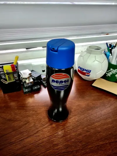 Botella coleccionable Pepsi Perfect - miniatura 2
