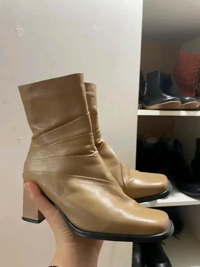 Botines beige con cierre - miniatura 2