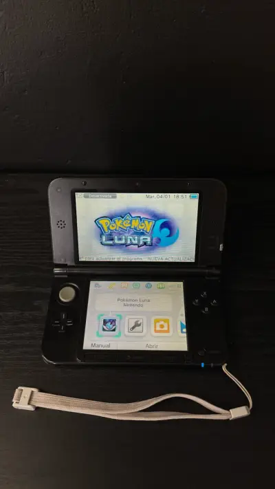 Nintendo 3DS XL - miniatura 1