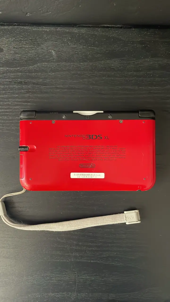 Nintendo 3DS XL - 5