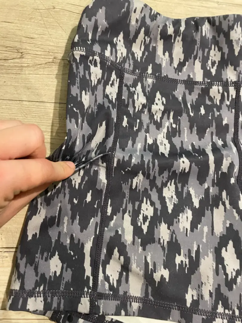 Shorts deportivos estampados grises - 2