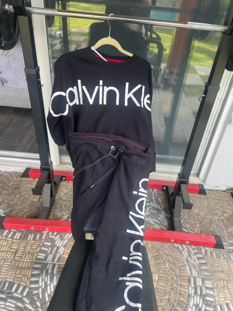 Conjunto Calvin Klein negro - 2