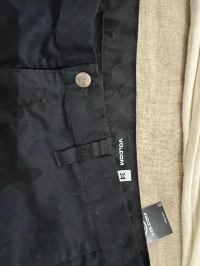 Short negro Volcom talla 34 - miniatura 5
