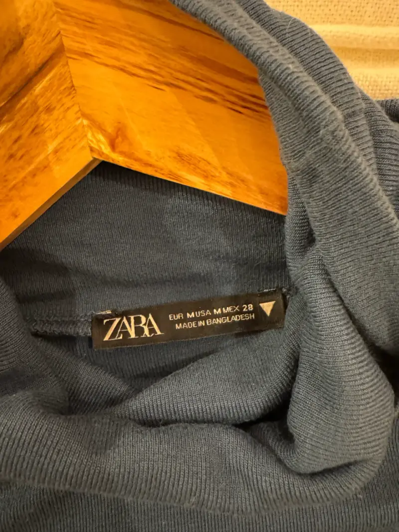 Polera azul Zara de cuello alto talla M - 3