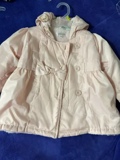Abrigo rosa para niña con capucha - miniatura 1