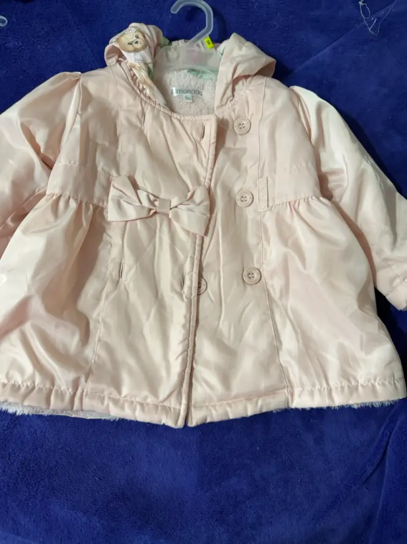Abrigo rosa para niña con capucha - 2