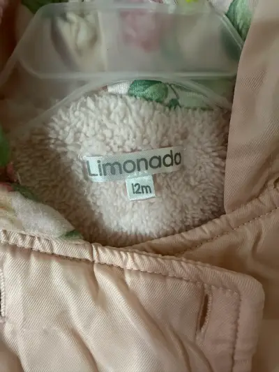Abrigo rosa para niña con capucha - miniatura 3
