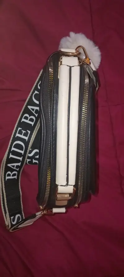 Bandolera negra con pompón - miniatura 2