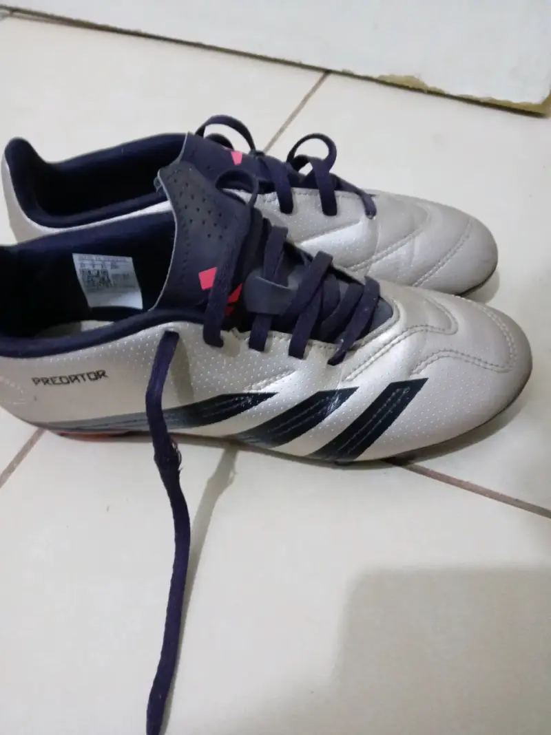 Zapatillas deportivas plateadas - 2