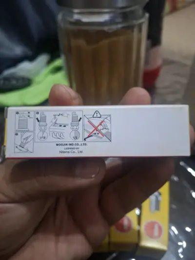 Juego de bujías NGK - miniatura 2