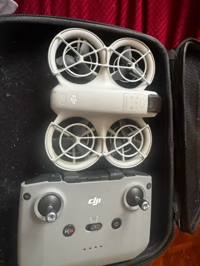 Drone DJI con control remoto - miniatura 1