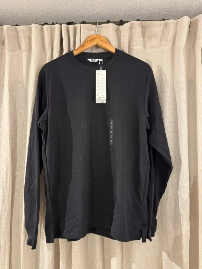 Polera negra hombre Uniqlo talla M - 1