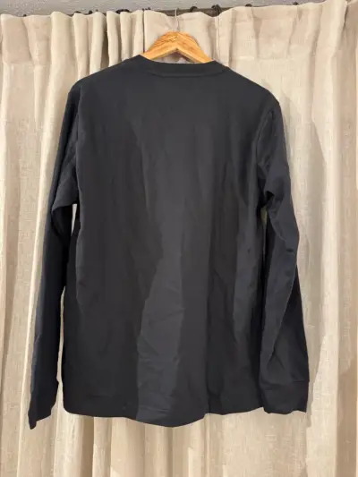Polera negra hombre Uniqlo talla M - miniatura 4