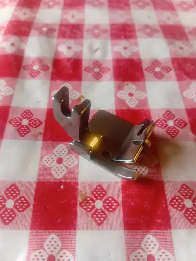 Prensatelas para maquina recta industrial - miniatura 2