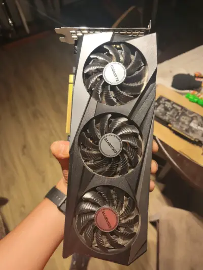 Tarjeta gráfica Gigabyte RTX3060 12GB IMPECABLE - miniatura 1