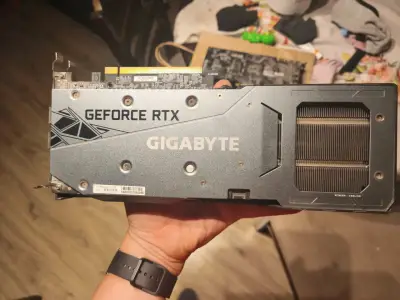 Tarjeta gráfica Gigabyte RTX3060 12GB IMPECABLE - miniatura 3