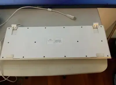 Teclado alámbrico  retroiluminado blanco - miniatura 2