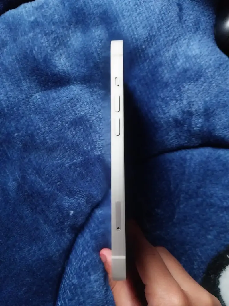 IPHONE 13 - 1