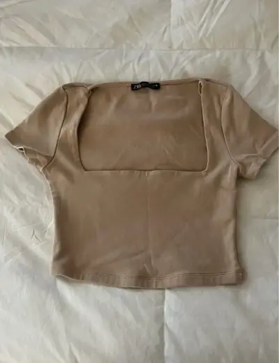 Polera beige cuadrada Zara - miniatura 1